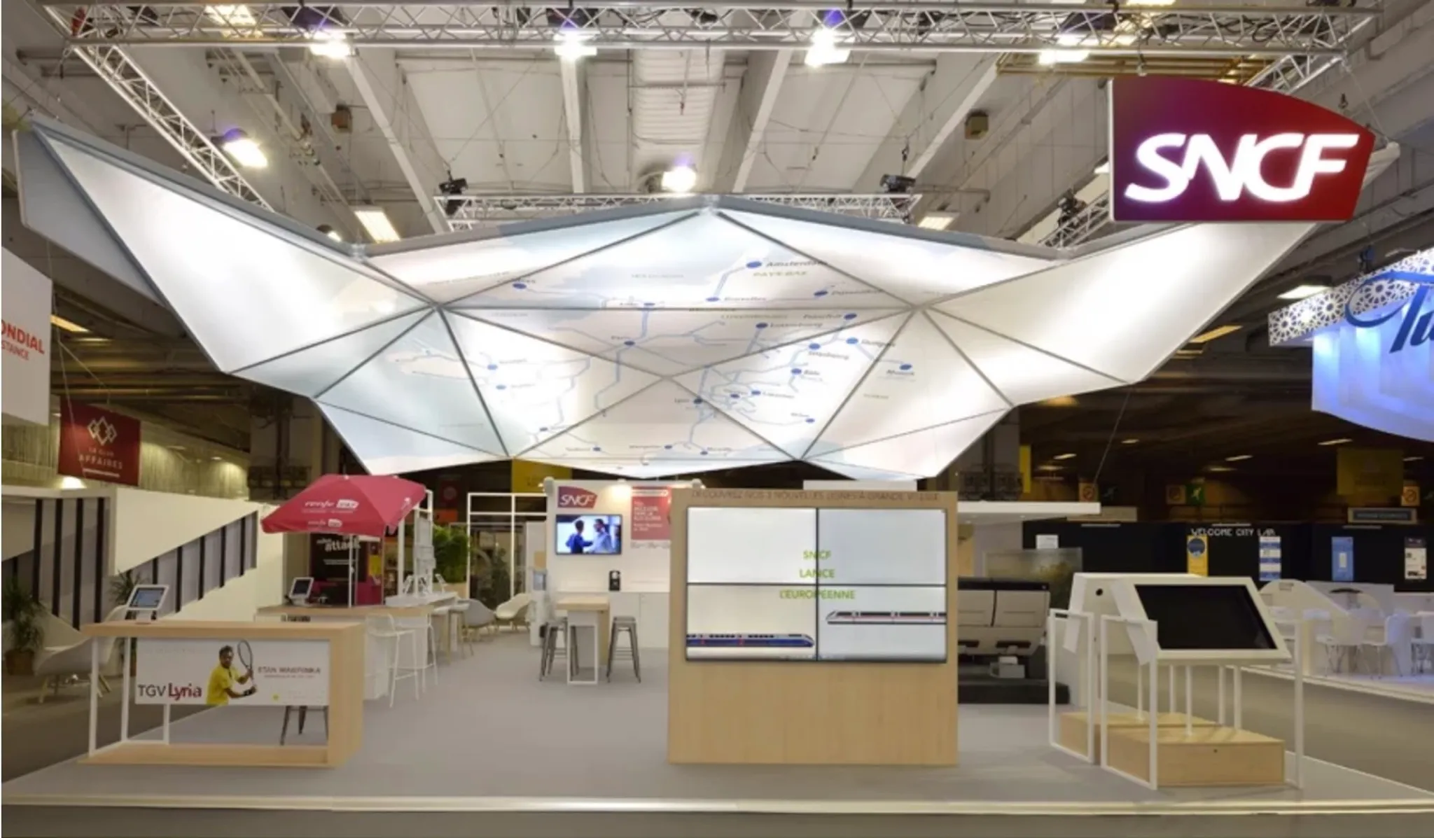 /images/2022-04-01-french-booth-builder/trade-show-booth-arc_typ-2