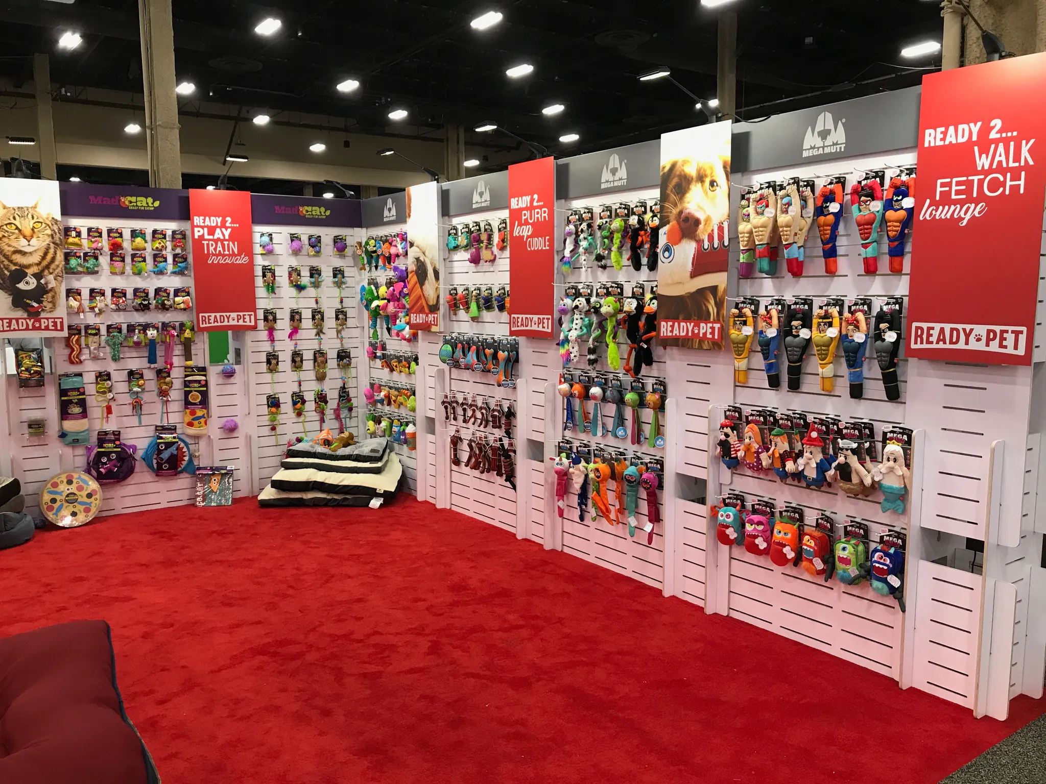 Flatworks Displays retail product display pet industry at exhibition
