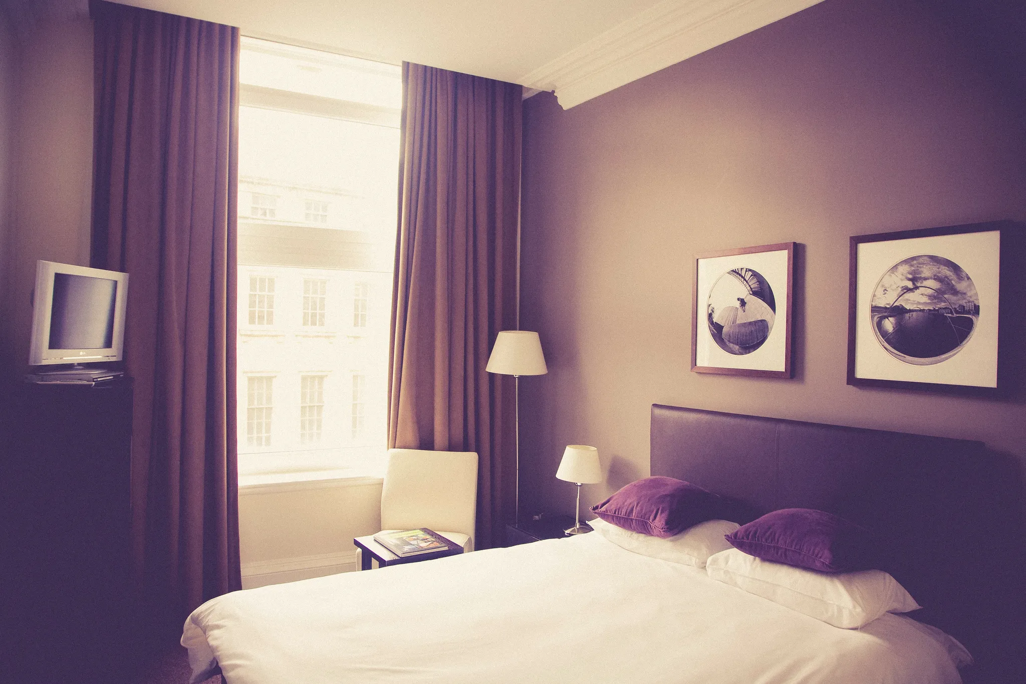How to get the best deal on accommodation when attending Trade shows and Conferences