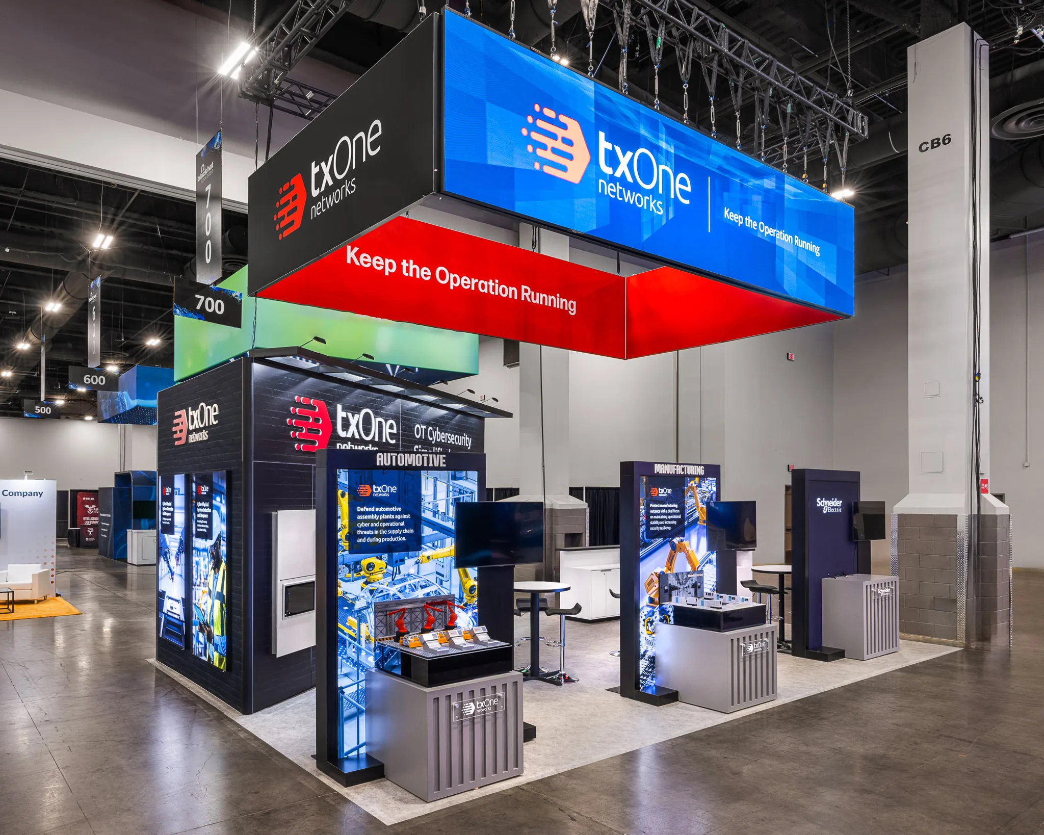 20x20 Îlot booth design by Nationwide 360