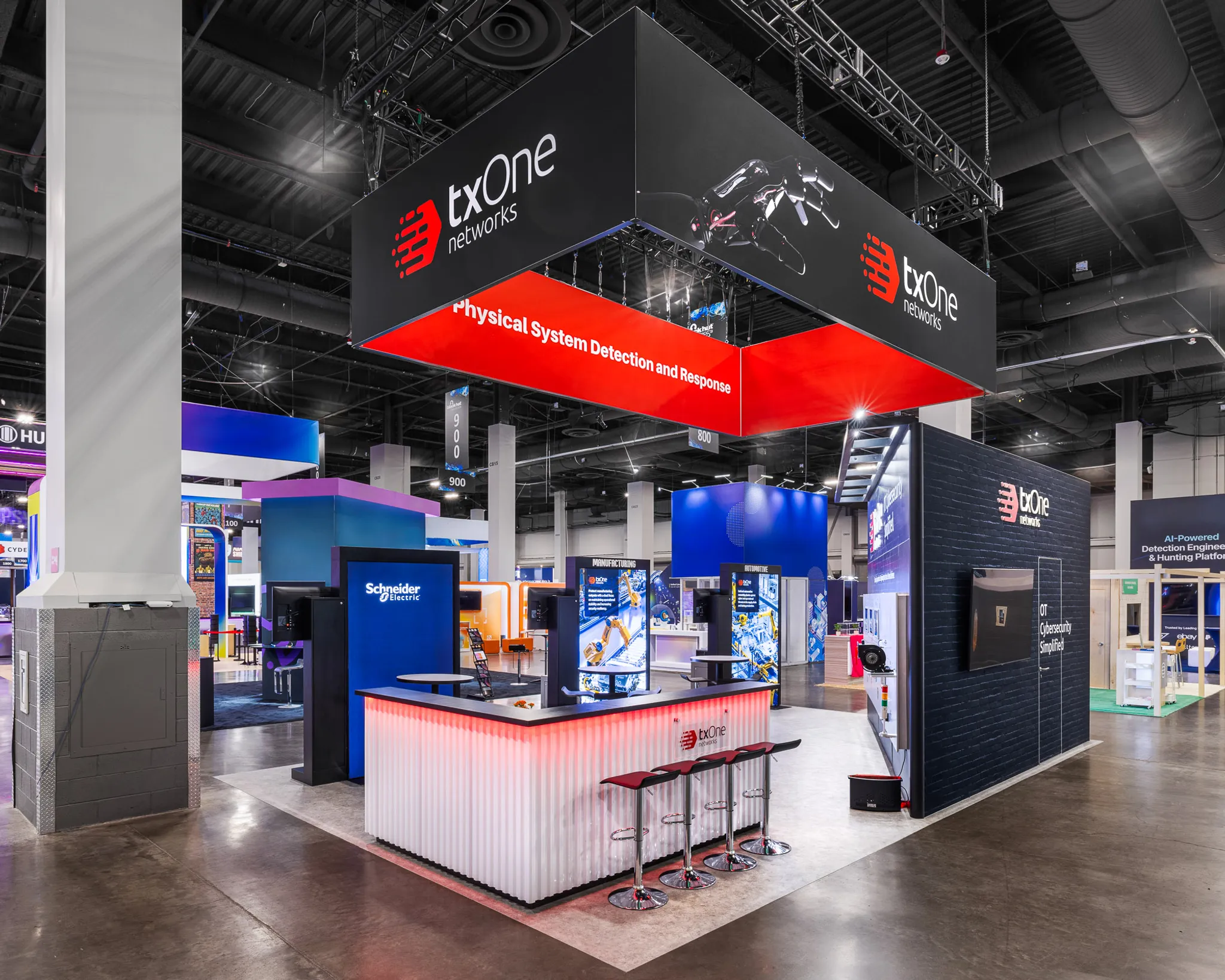 20x20 Îlot booth design by Nationwide 360