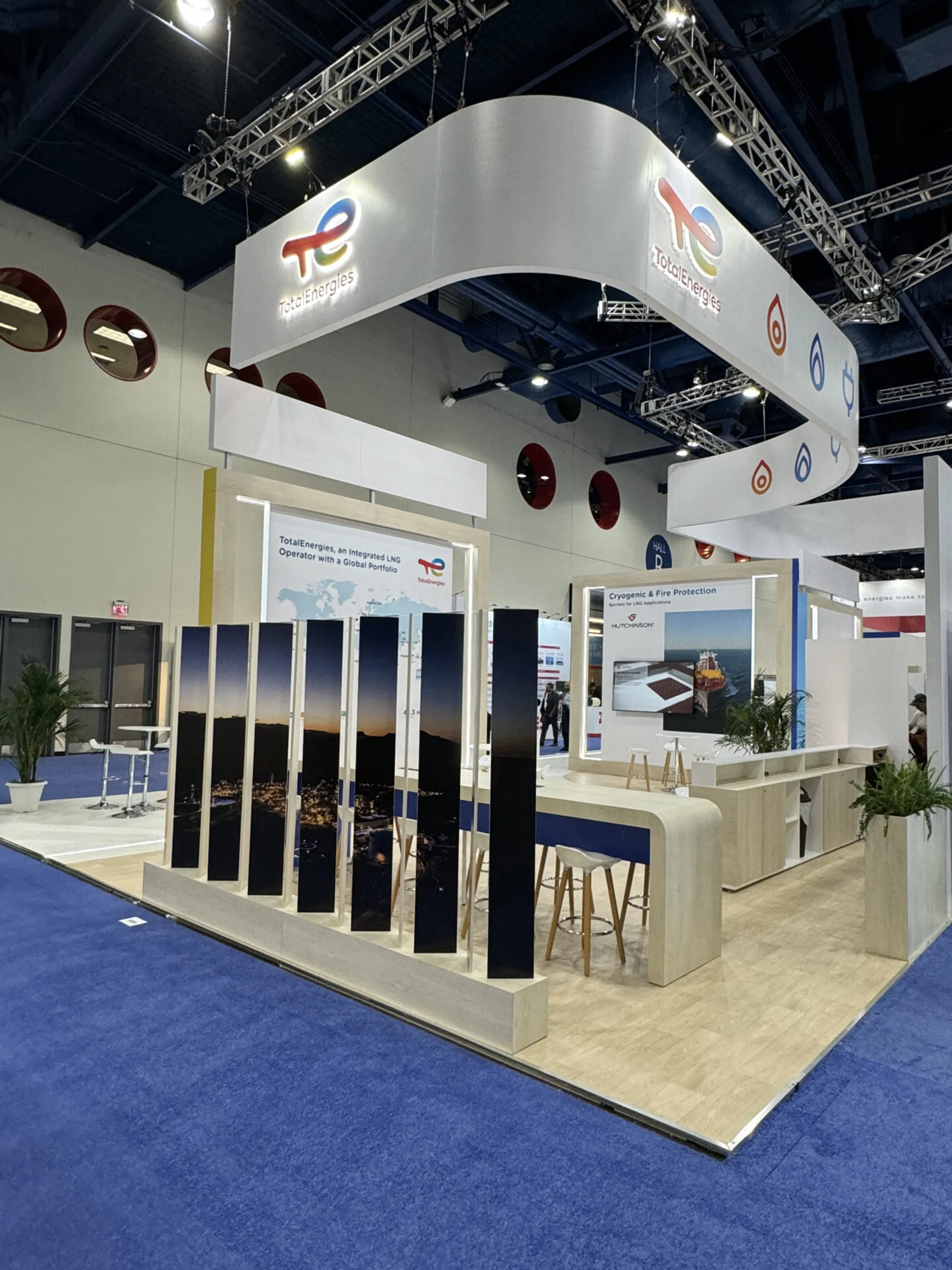 40x50 Inselstand booth design by TOTM Exposition