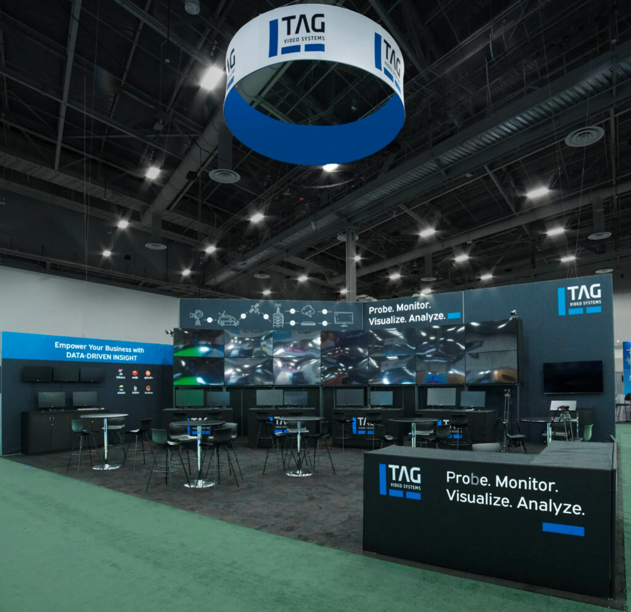 30x30 Inselstand booth design by Xibit Solutions