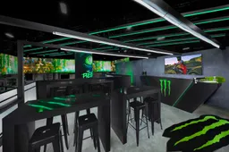 100x100 Island booth design by EDE Corporation
