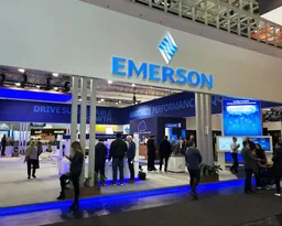 80x80 Island booth design by Exhibit Edge (Star)