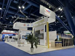 40x50 Inselstand booth design by TOTM Exposition